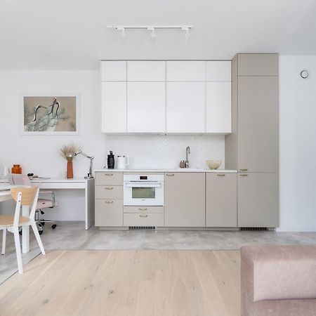 Apartment With Balcony & Parking Mogilska By Renters Prestige Krasków Εξωτερικό φωτογραφία