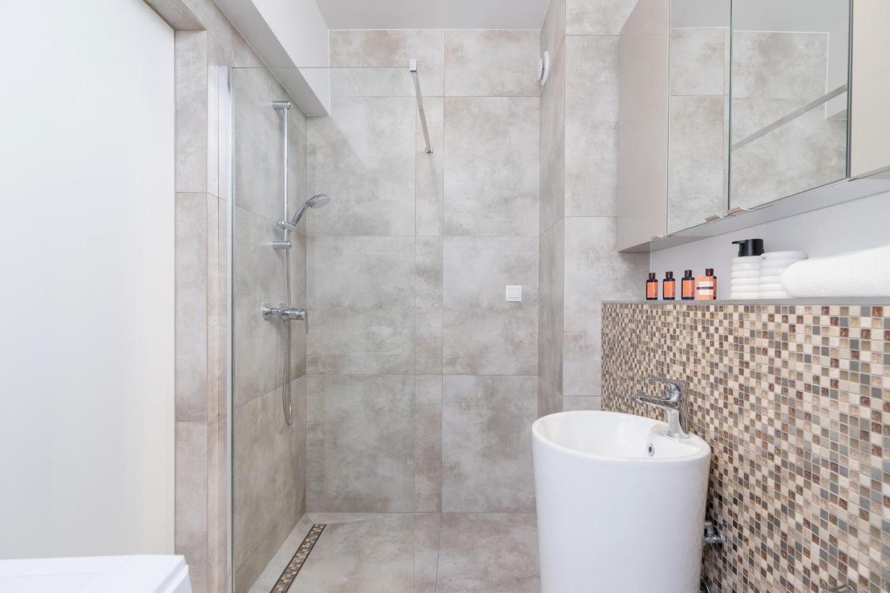Apartment With Balcony & Parking Mogilska By Renters Prestige Krasków Εξωτερικό φωτογραφία